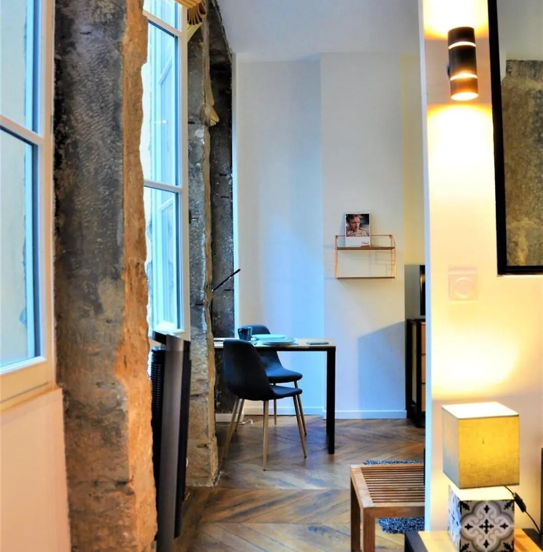 Le Bleu Hypercentre Presque Ile Apartment Lyon France
